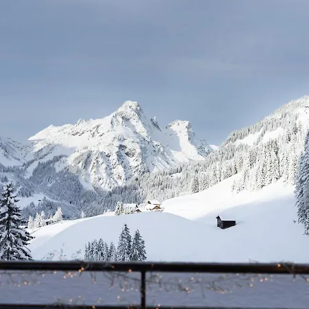 In Near Arlberg *